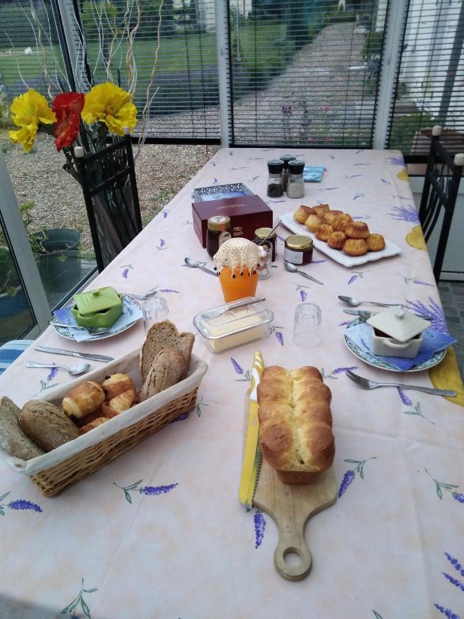 A L Epoque Bed and Breakfast Bouges  Buitenkant foto