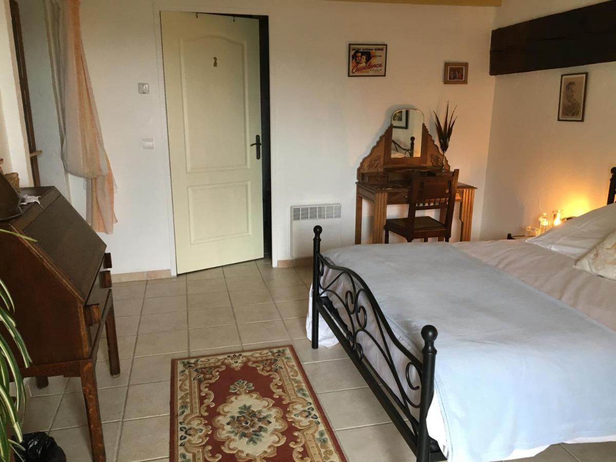 A L Epoque Bed and Breakfast Bouges  Buitenkant foto