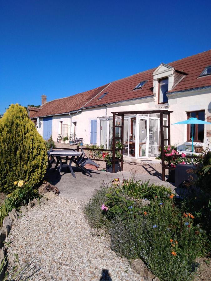 A L Epoque Bed and Breakfast Bouges  Buitenkant foto
