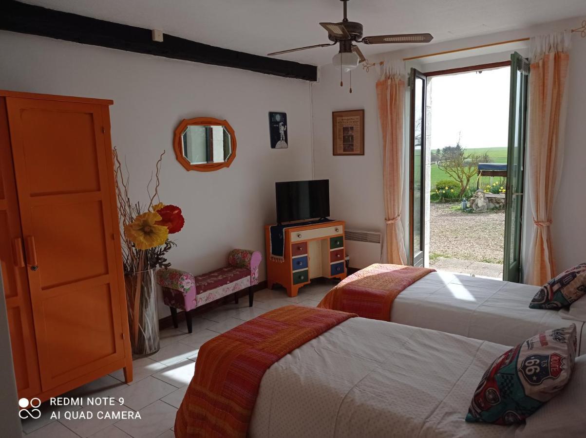 A L Epoque Bed and Breakfast Bouges  Buitenkant foto