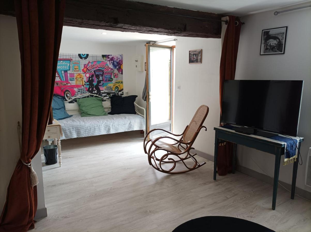 A L Epoque Bed and Breakfast Bouges  Buitenkant foto